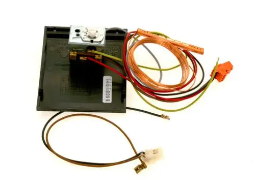 Bosch Modul mit mehreren Kabeln und Anschlüssen auf schwarzem Trägersockel. Enthält einen Drehregler und eine Kontaktbuchse.